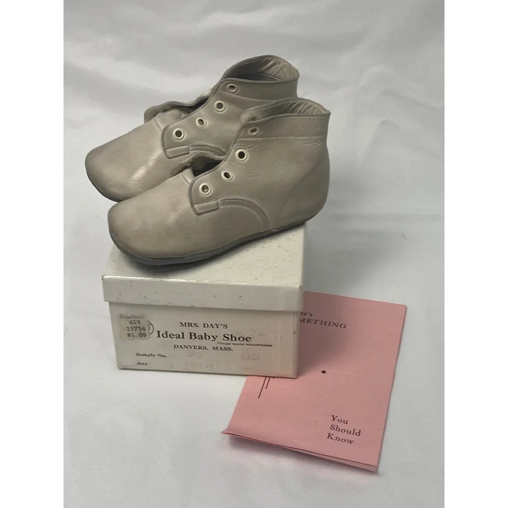 Mrs Day's Ideal Baby Shoe Size 3 White Leather Vintage Original Box